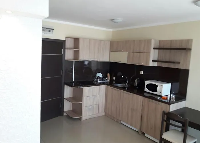 Laguna Aparthotel 2*